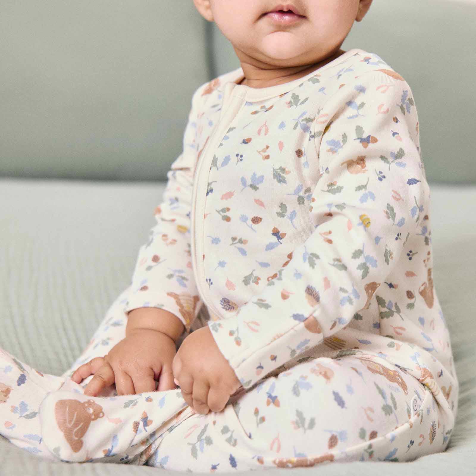 Bear Clever Zip Sleepsuit - Image 4