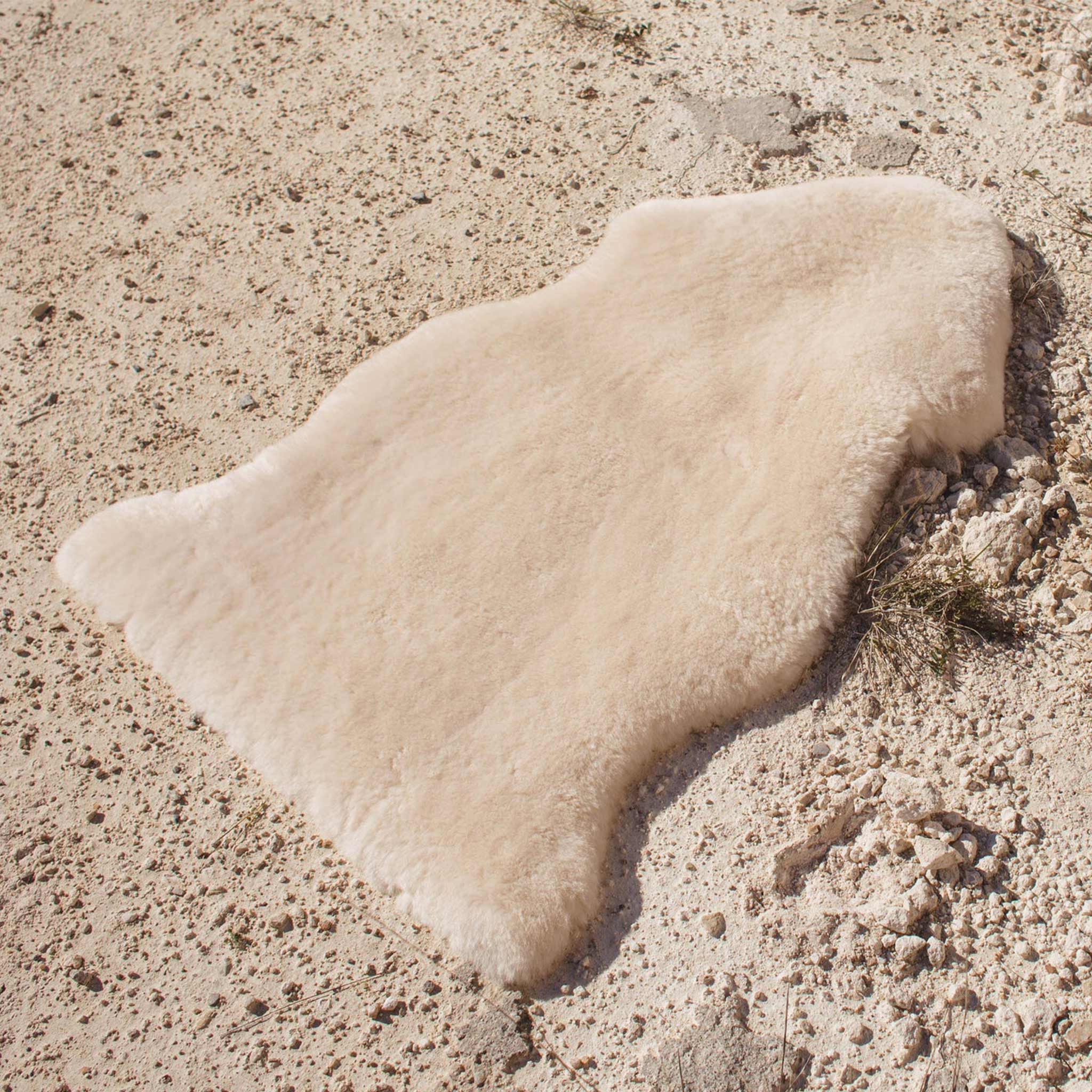 BINIBAMBA Sheepskin Wriggle Playmat - Image 4