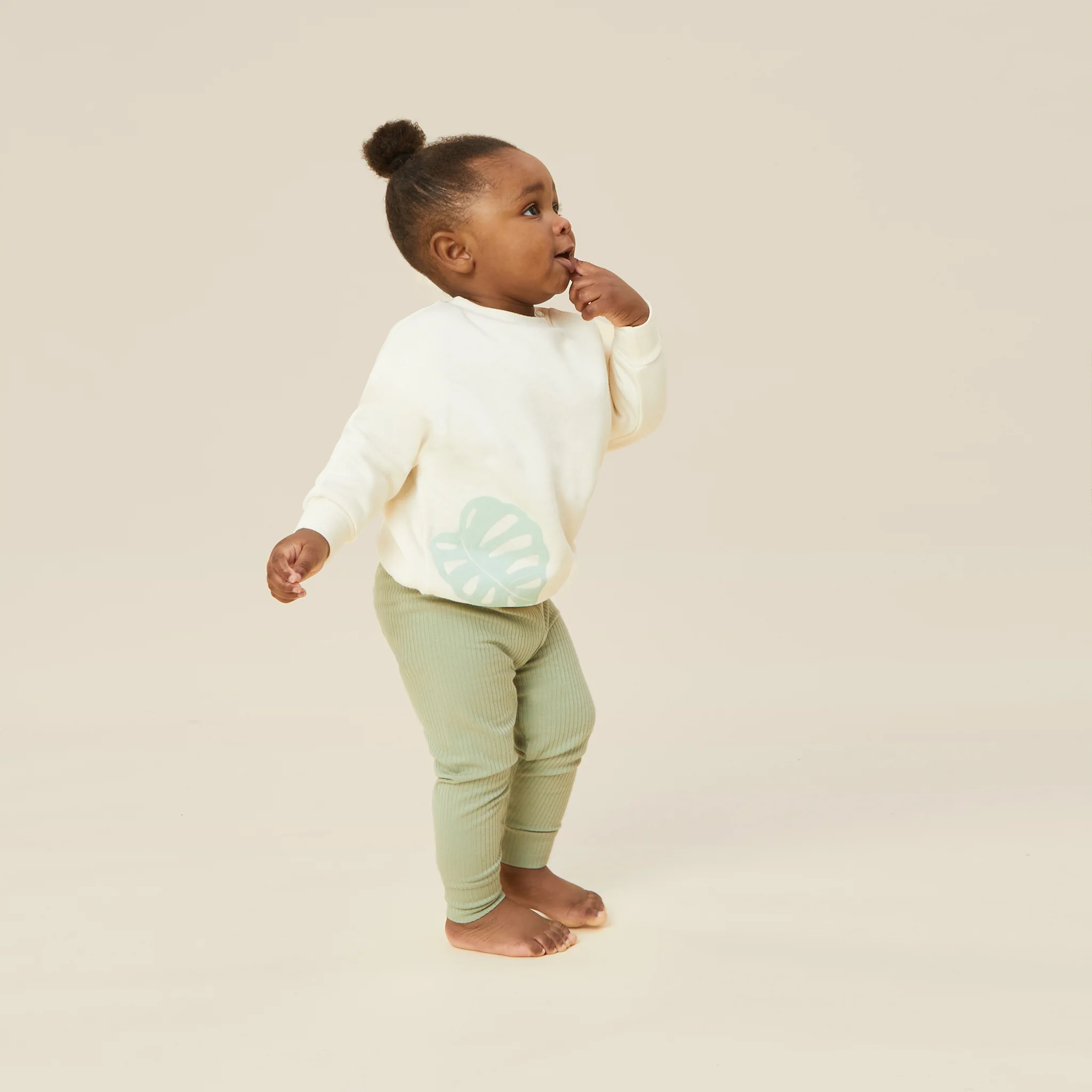 Botanical Oversized Sweatshirt & Ribbed Leggings Outfit - Image 3