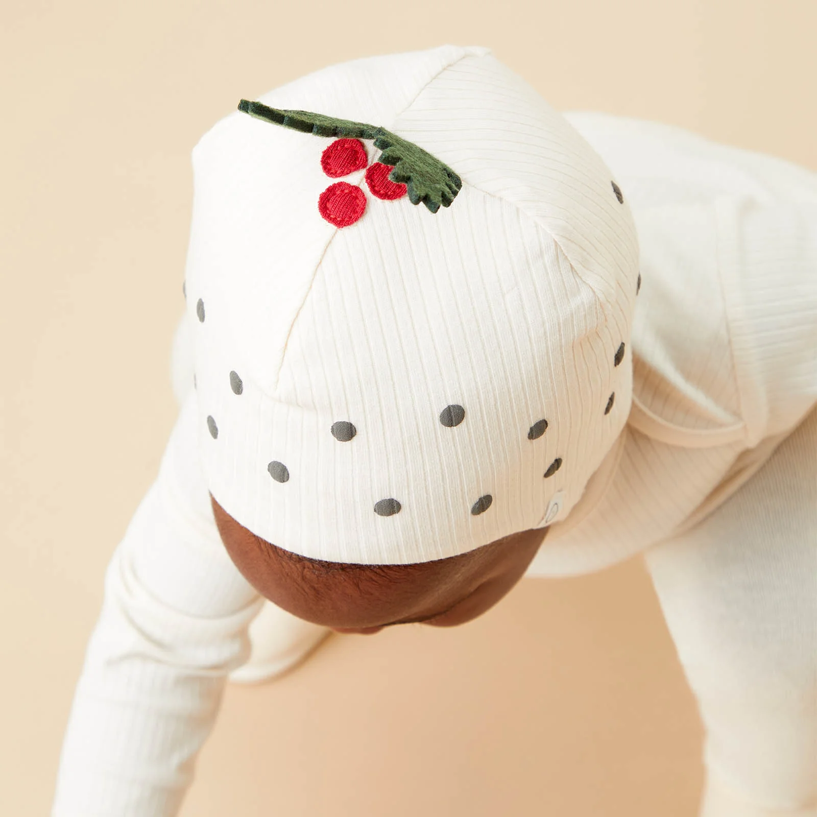Christmas Pudding Bodysuit, Bonnet & Tights Outfit - Image 2