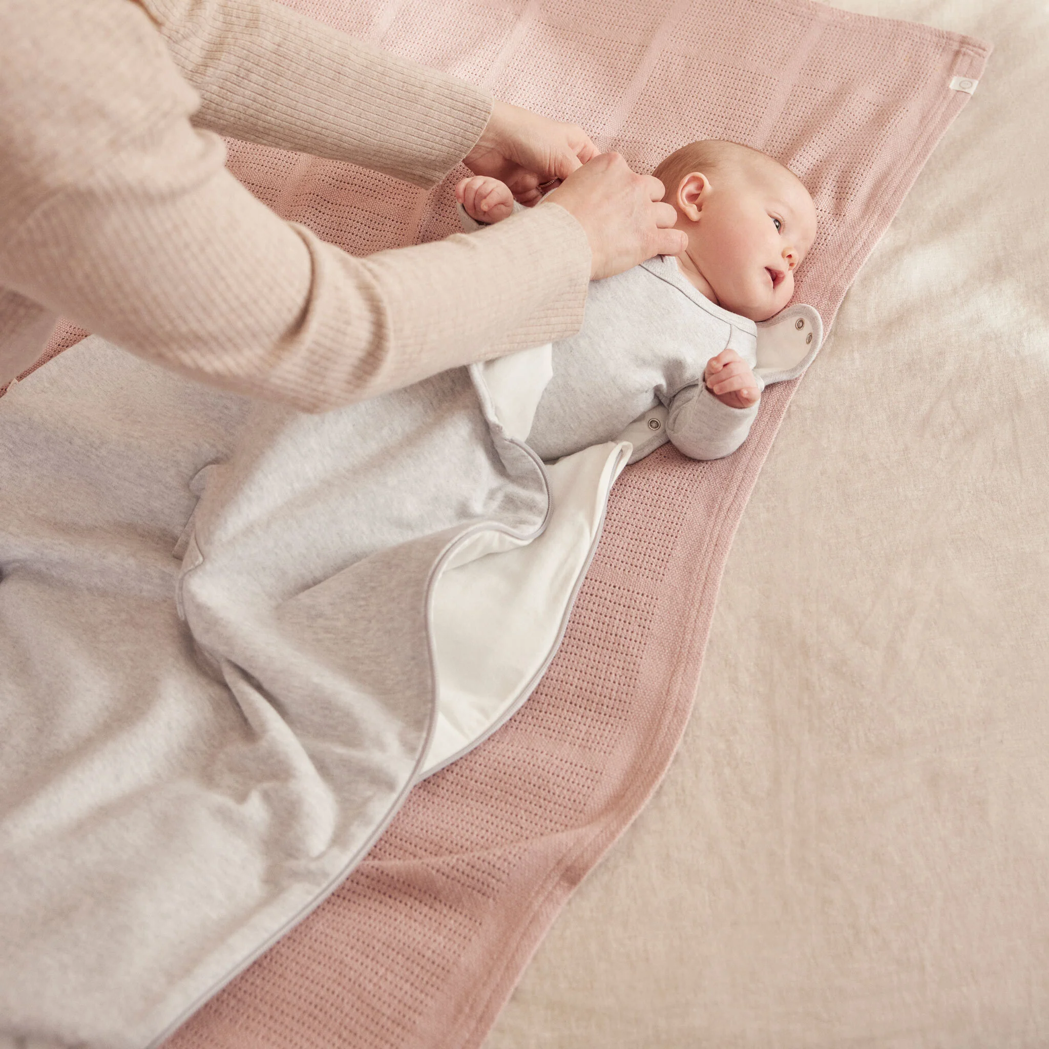 Clever Winter Sleeping Bag 2.5 TOG - Grey - Image 6
