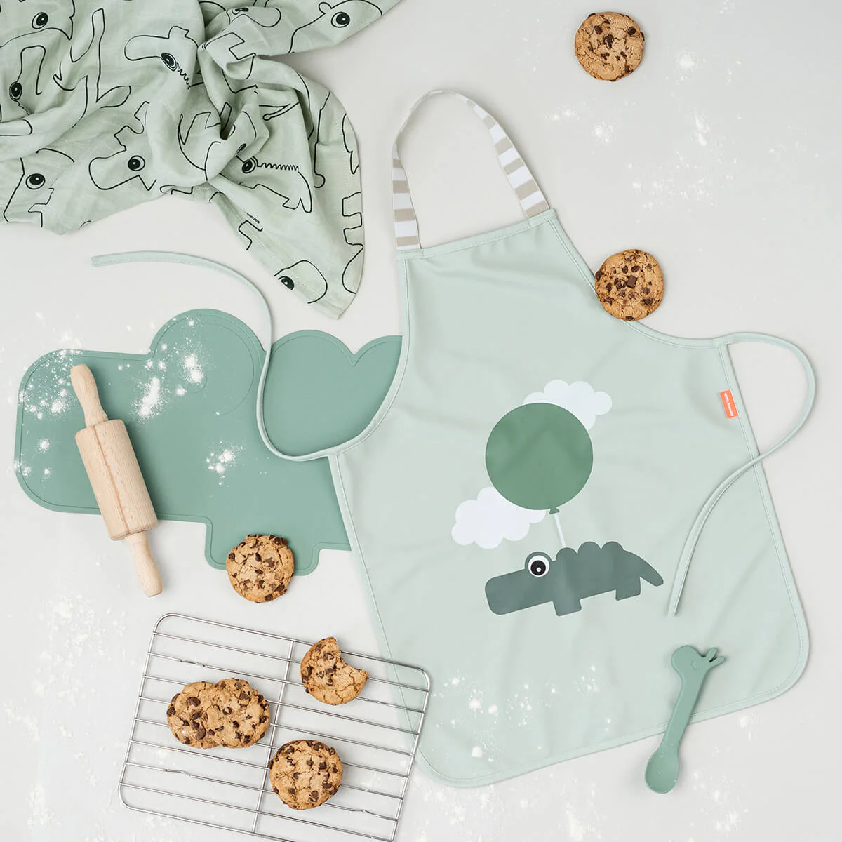 Done By Deer Waterproof Kids Apron Happy Cloud Green - Image 3