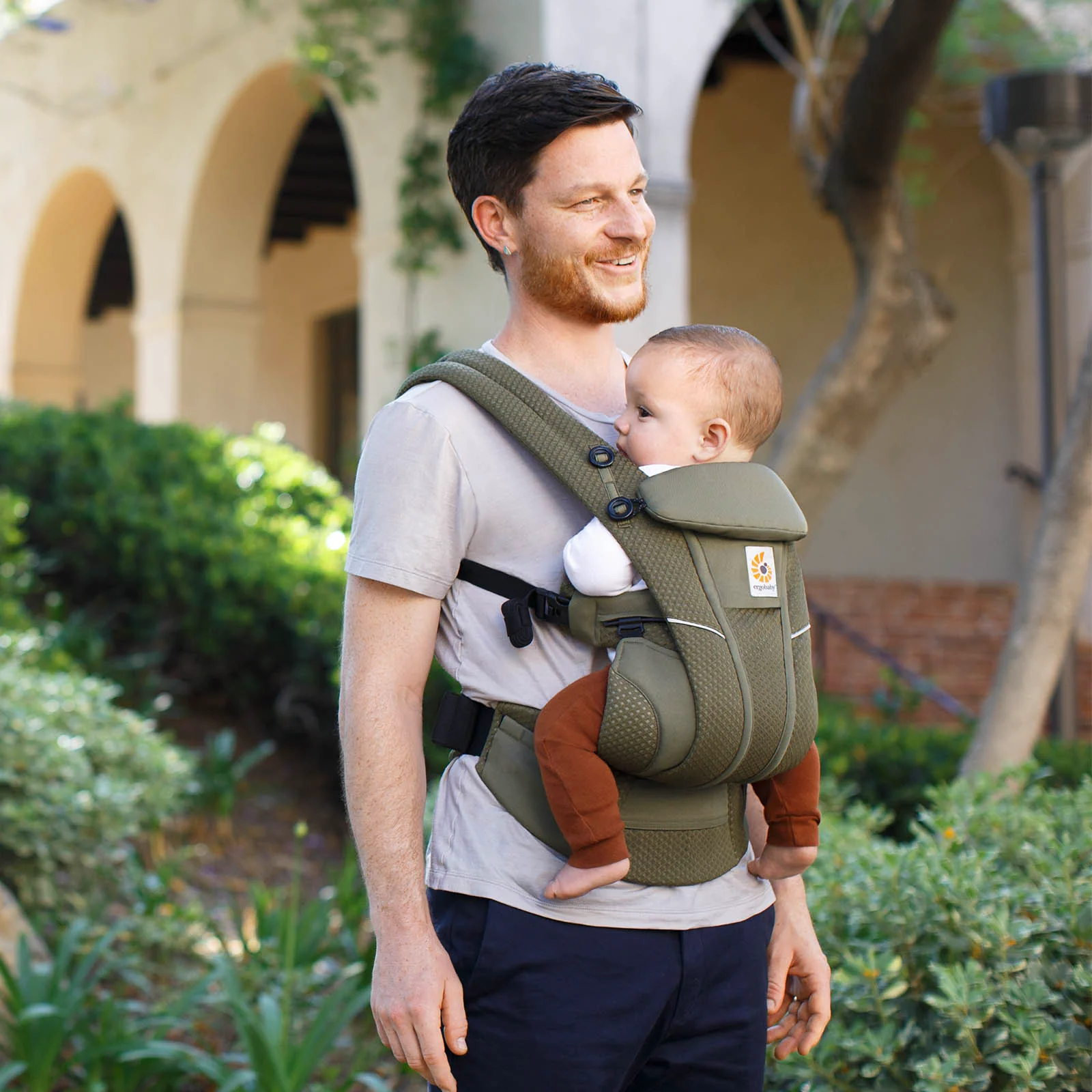 Ergobaby Omni™ Breeze Baby Carrier - Image 19