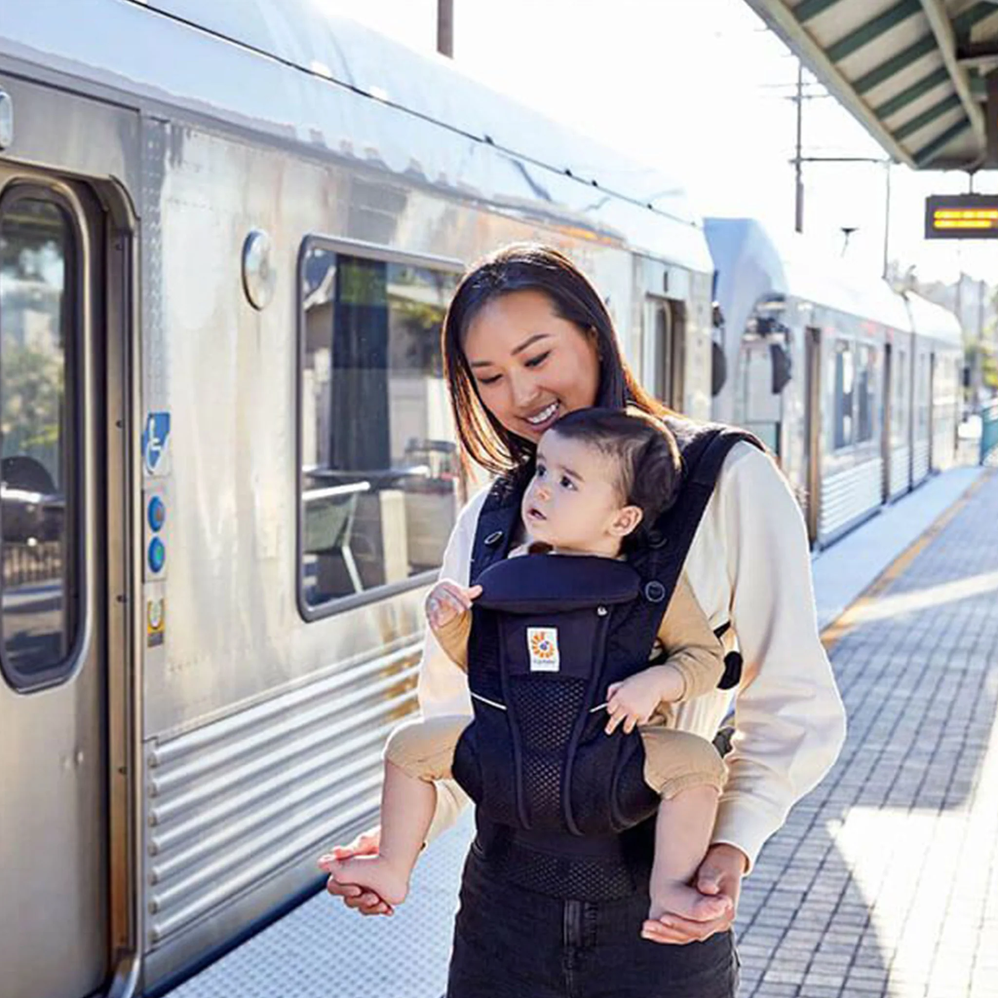 Ergobaby Omni™ Breeze Baby Carrier - Image 4