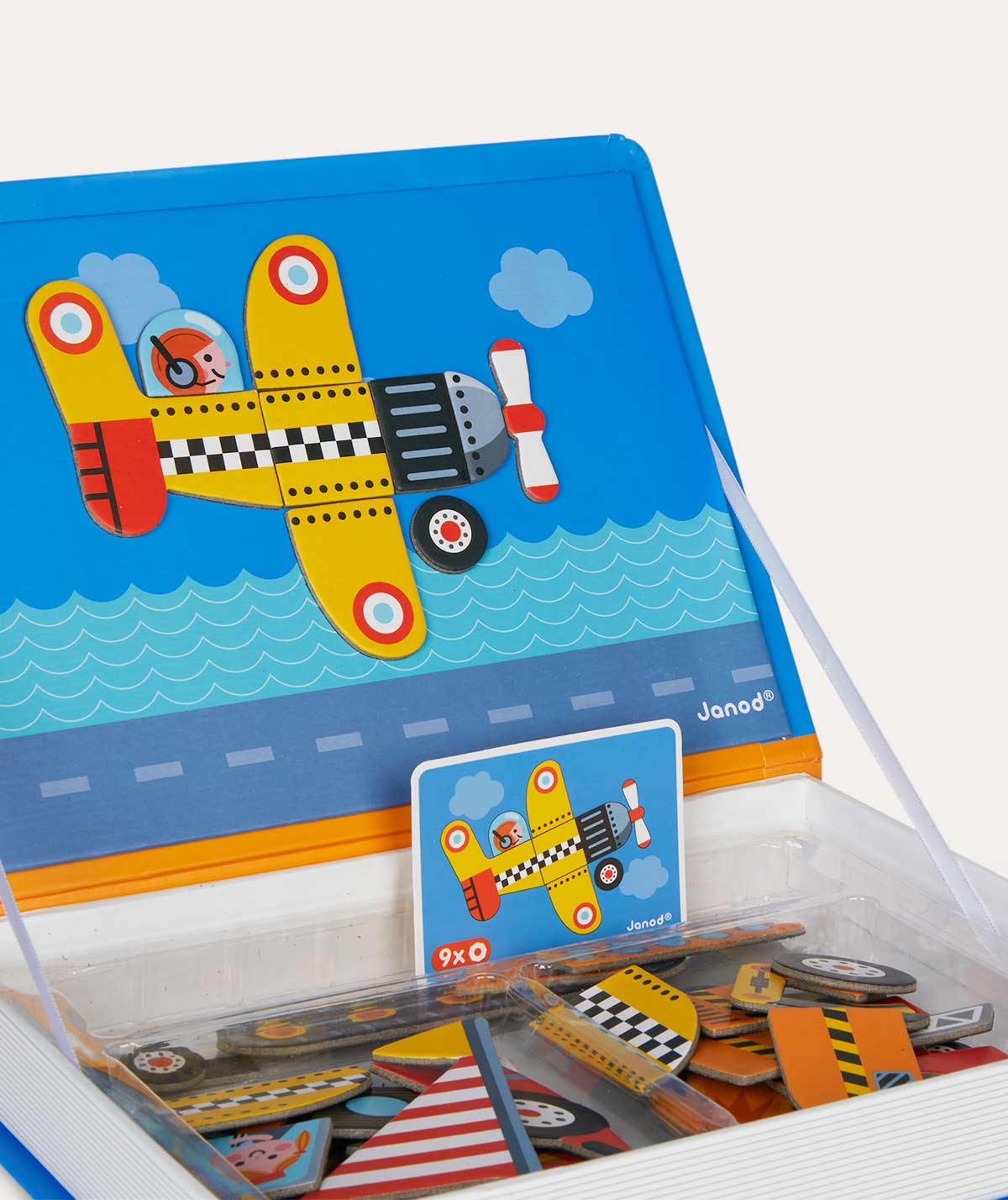 Janod Magnetibook Educational Toy - Racers - Image 2