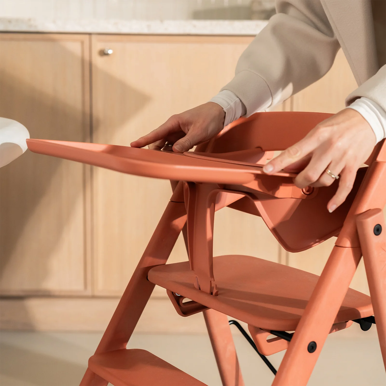 KAOS Klapp Safety Rail & Tray - Terracotta Pink - Image 4