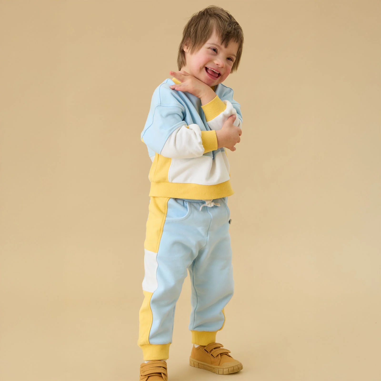 KIDLY by MORI Colourblock Sweatshirt & Joggers Outfit - Blue & Yellow