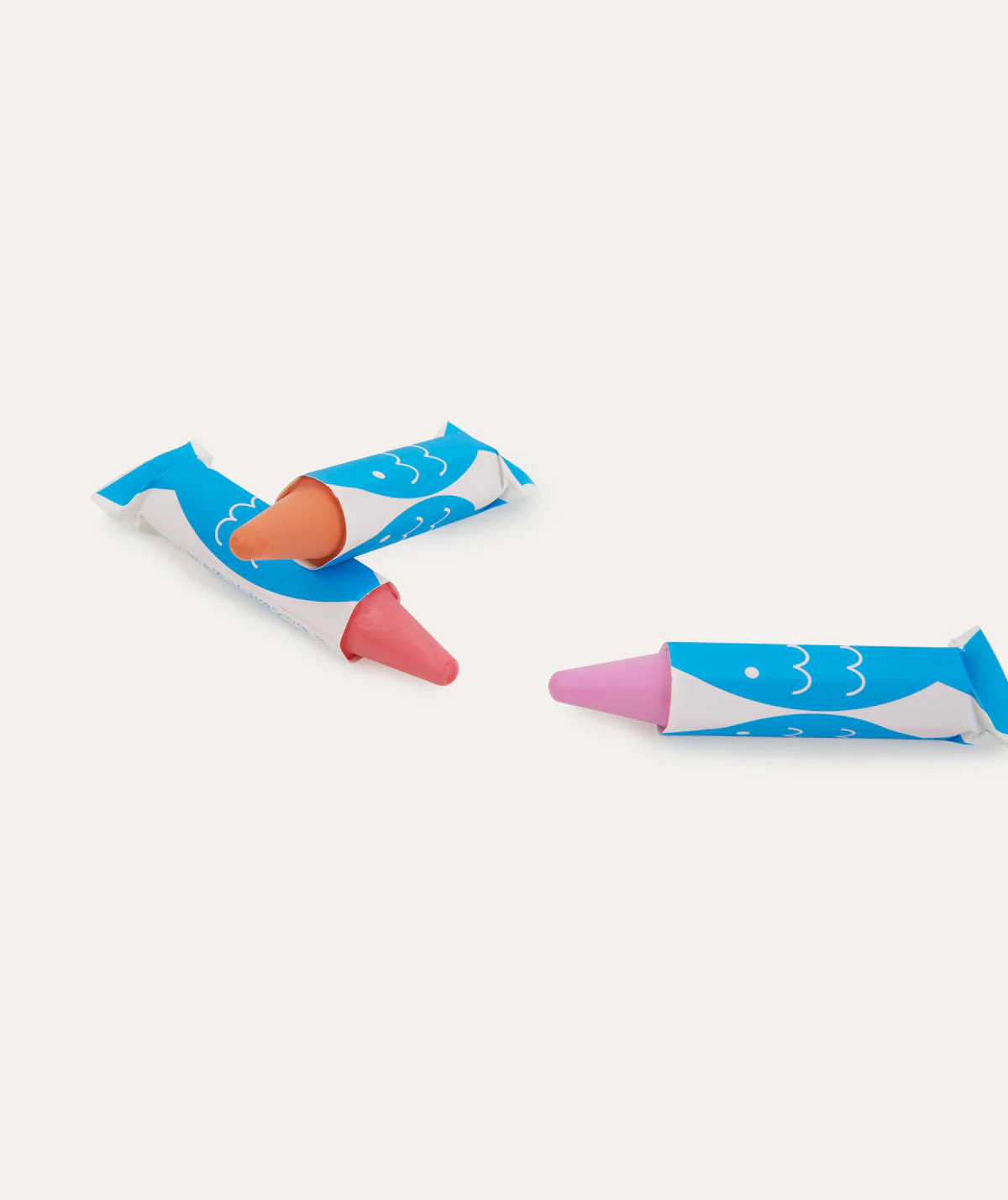 Kitpas Rice Wax Bath Crayons 3 colours Coral (Pink, Orange, Red) - Image 3