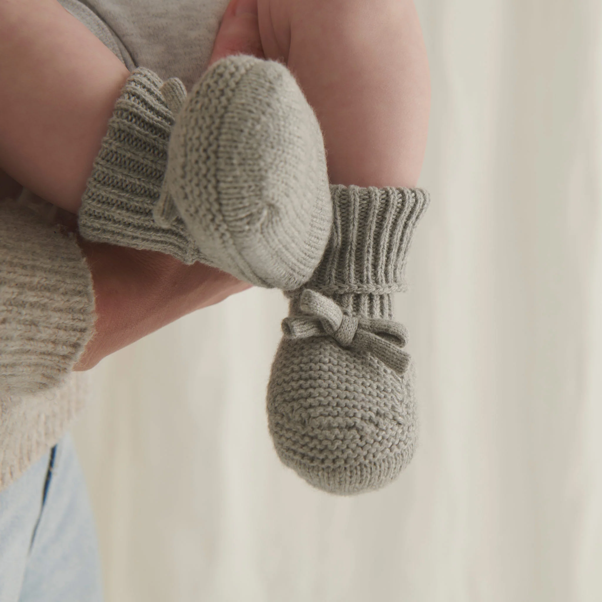 Knitted Oat Bonnet Hat & Booties Set - Image 5