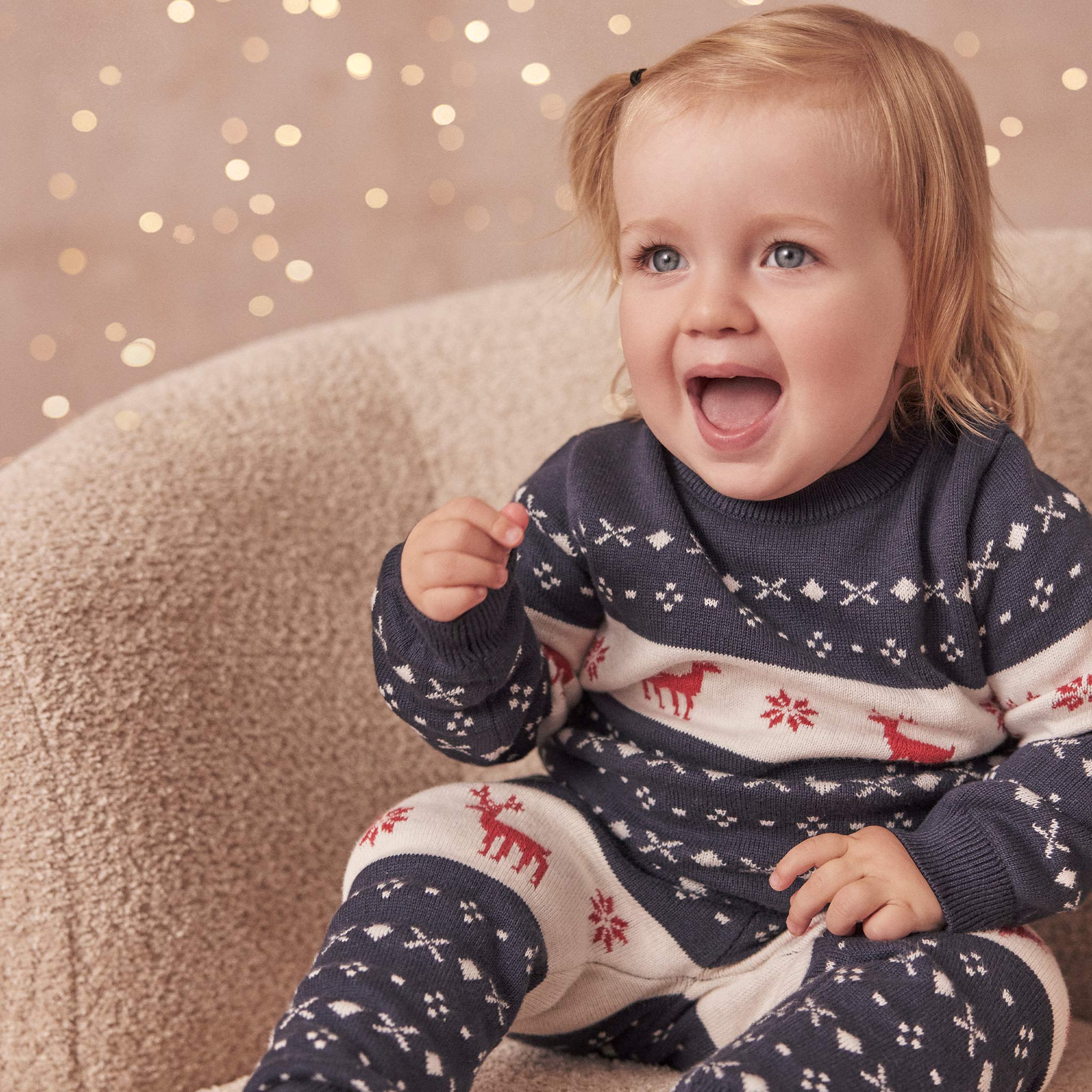 Knitted Reindeer Jumper & Joggers Outfit - Image 5