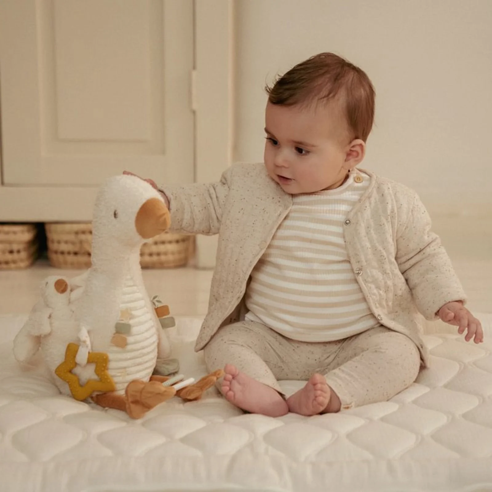 Little Dutch Activity Cuddle Toy - Little Goose - Image 3