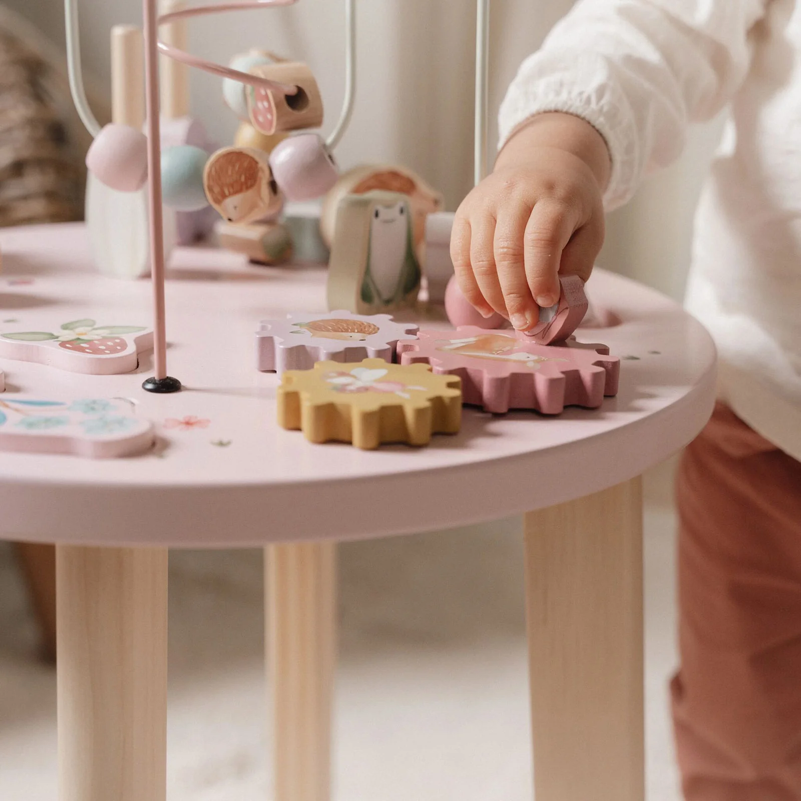 Little Dutch Activity Table Fairy Garden - Image 4