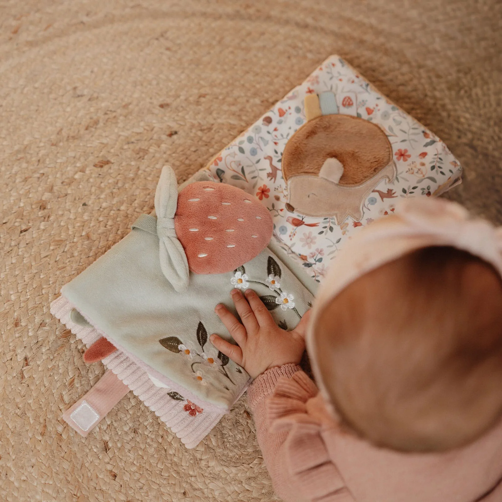 Little Dutch Fairy Garden Soft Activity Book - Image 3