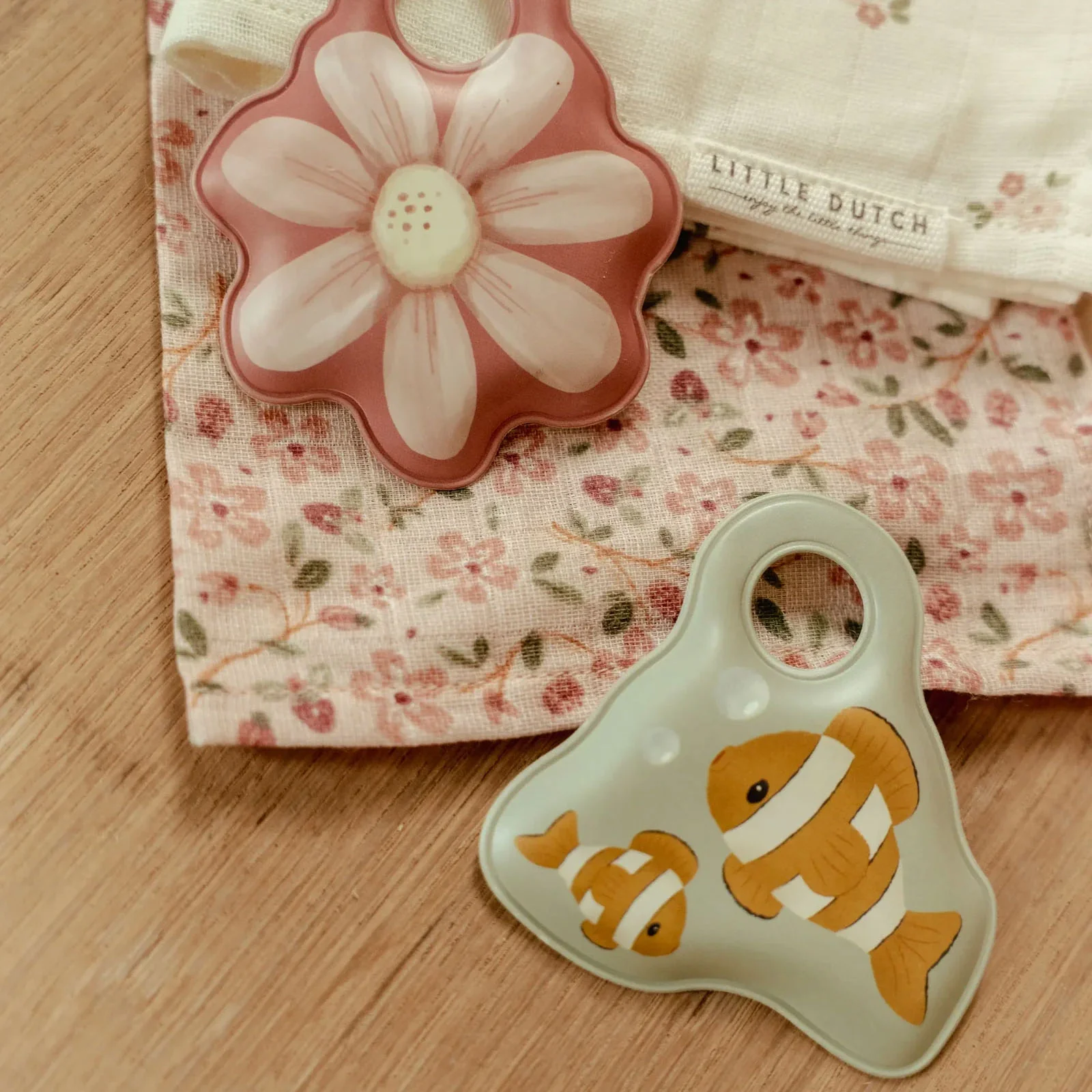 Little Dutch Fishing Game - Pink - Image 2