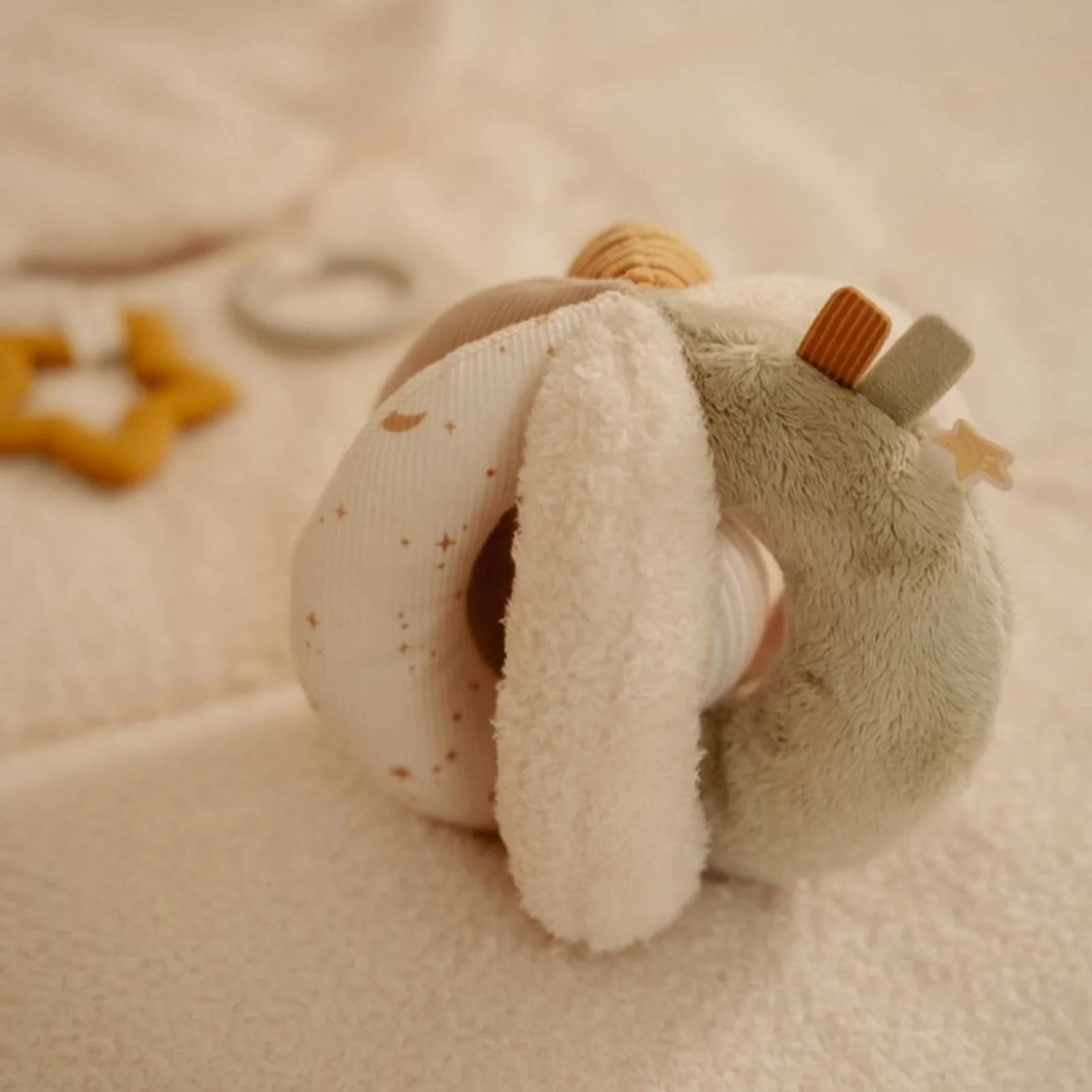 Little Dutch Grasping Ball - Newborn Naturals - Image 3