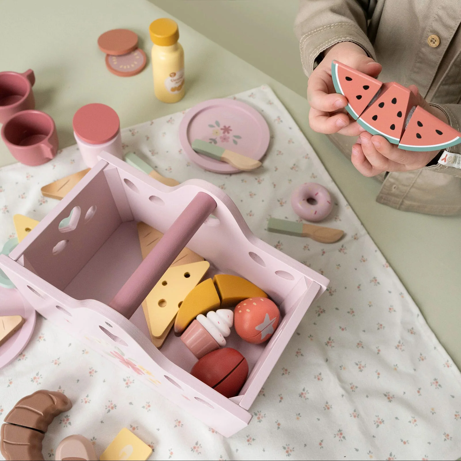 Little Dutch Picnic Set - Image 3