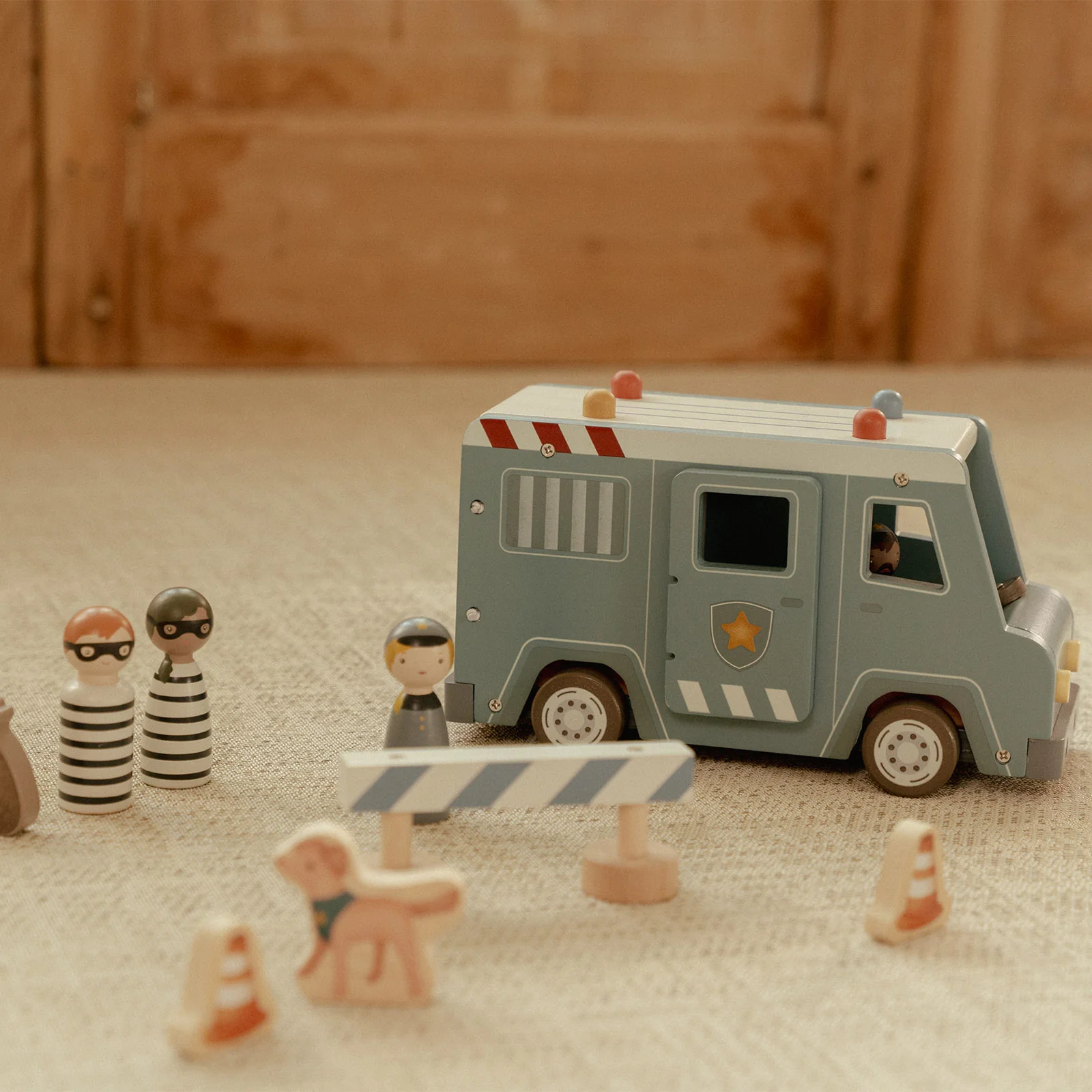 Little Dutch Police Van - Image 4