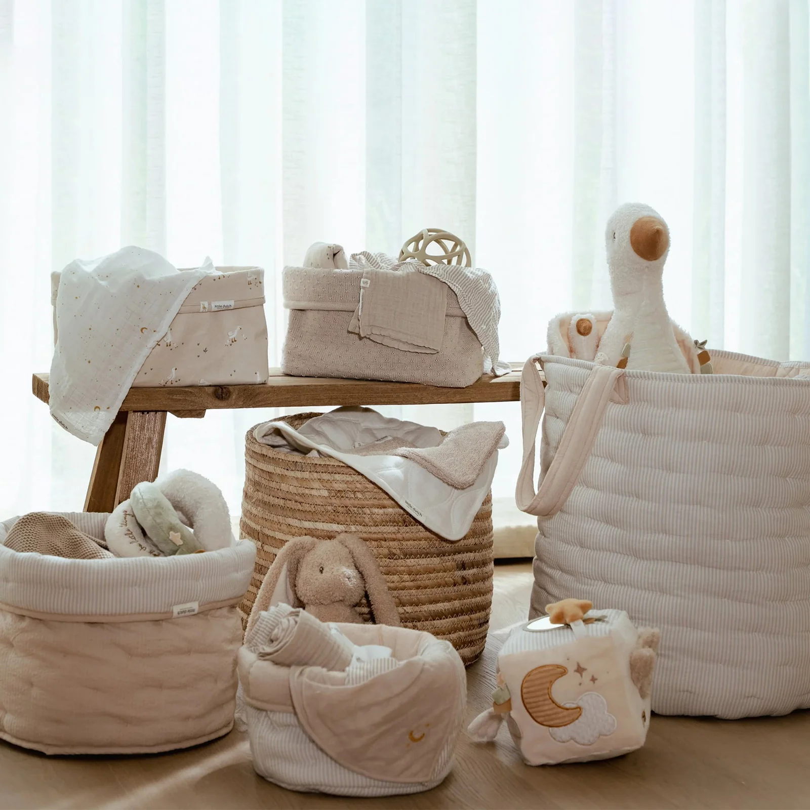 Little Dutch Quilted Storage Basket Medium - Soft Beige - Image 4