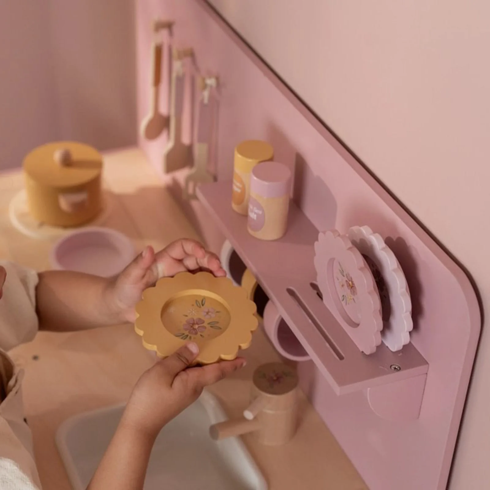 Little Dutch Wooden Play Kitchen - Pink - Image 3