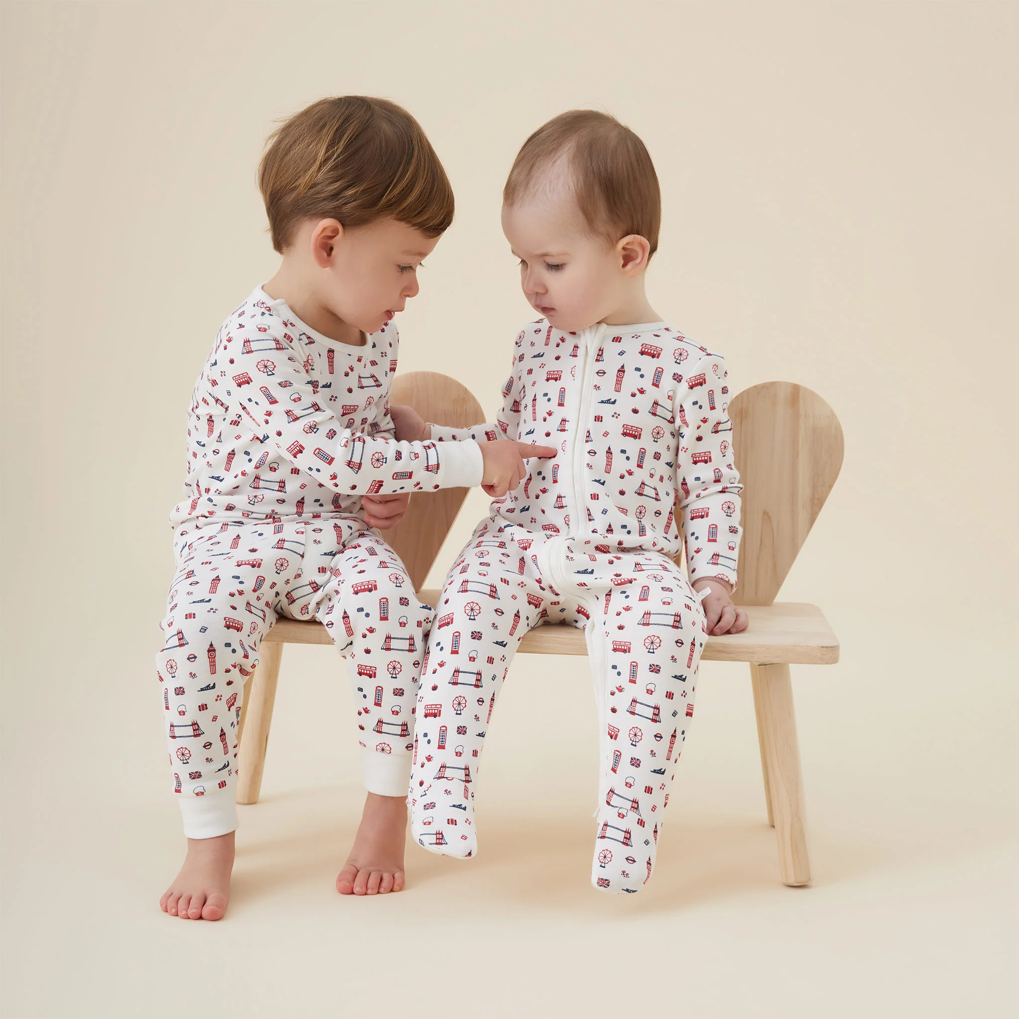 Little London Clever Zip Sleepsuit - Image 5