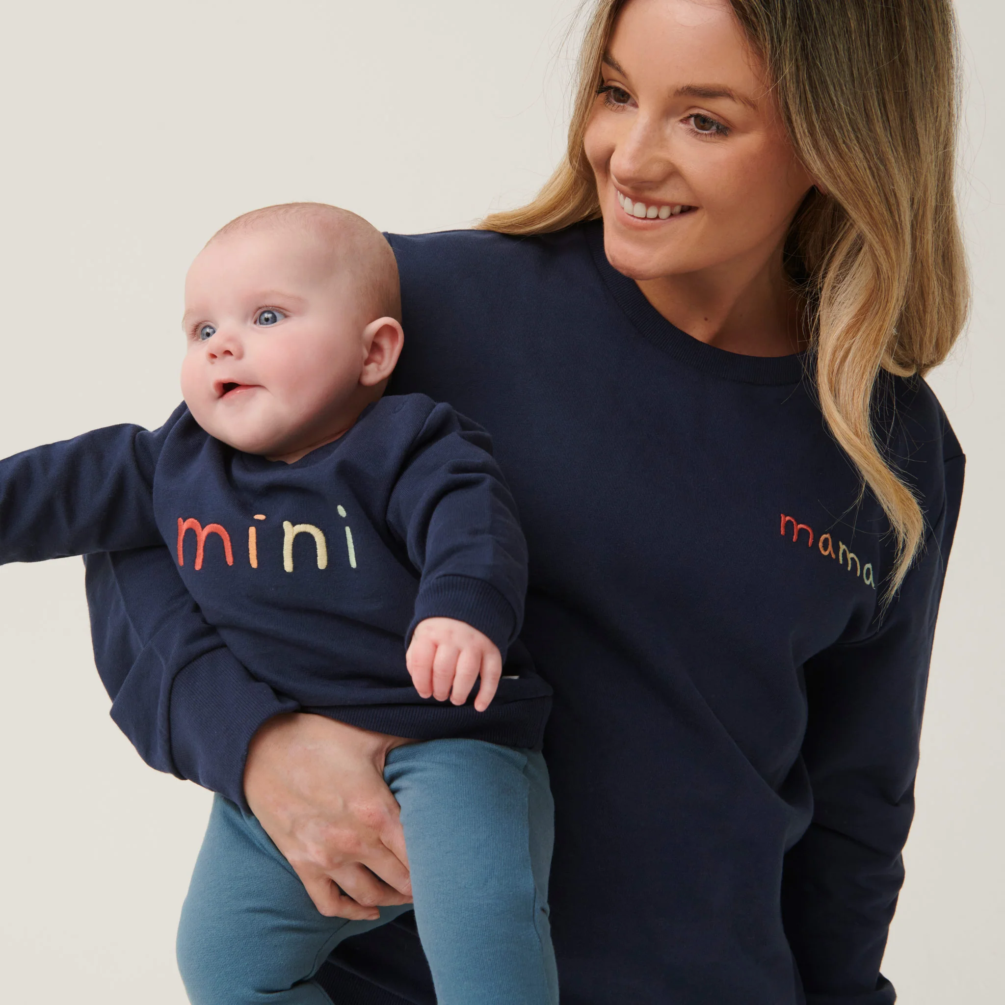 Mama Sweatshirt - Image 3