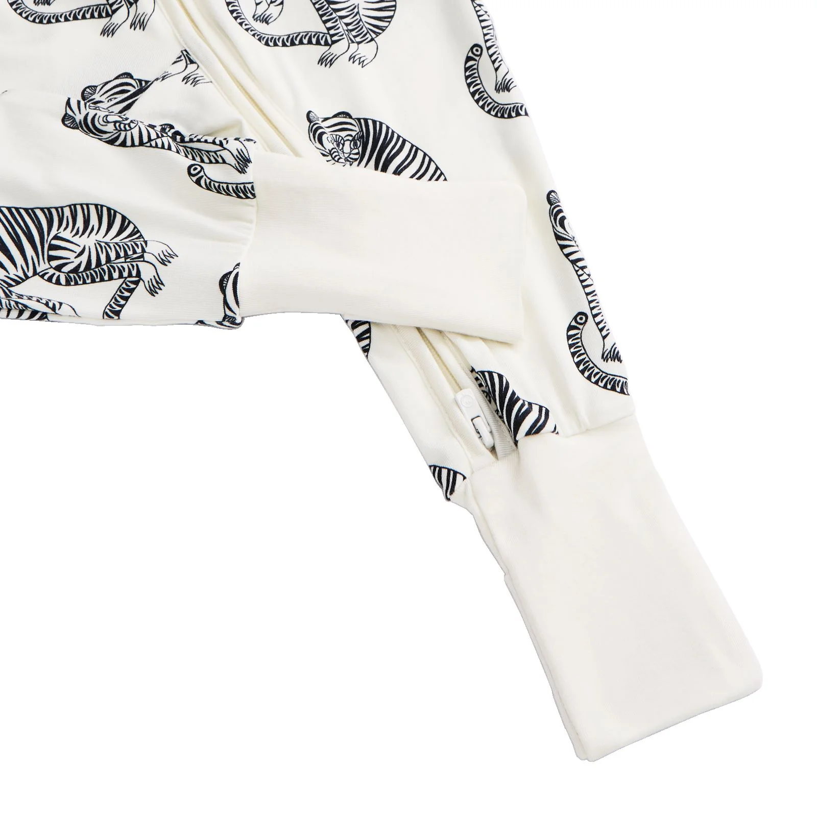 MORI x Desmond & Dempsey Tiger Clever Zip Sleepsuit - Image 5
