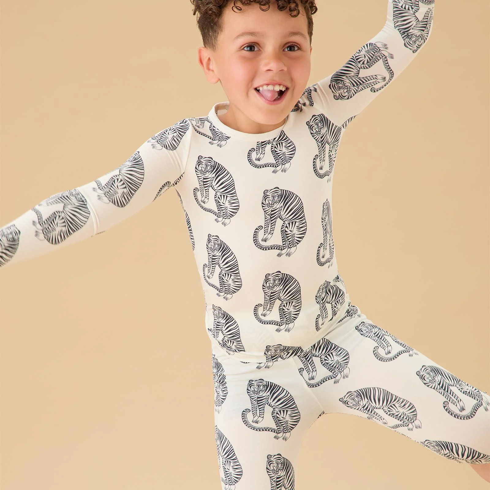 MORI x Desmond & Dempsey Tiger Pyjamas - Image 3