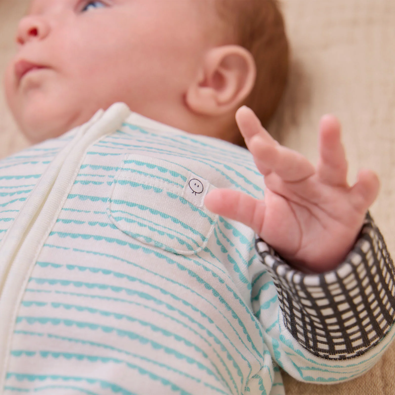 MORI x Lovevery Scallop Clever Zip Sleepsuit - Image 2