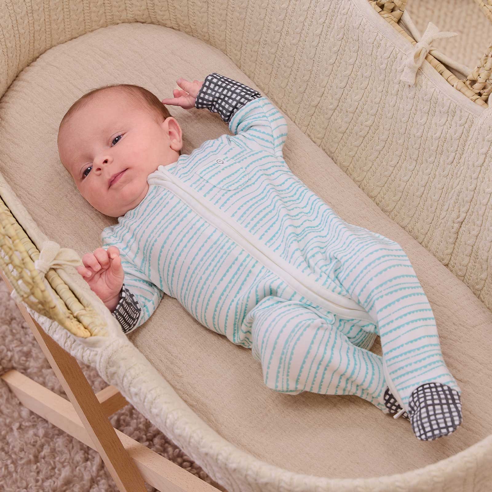 MORI x Lovevery Scallop Clever Zip Sleepsuit - Image 3