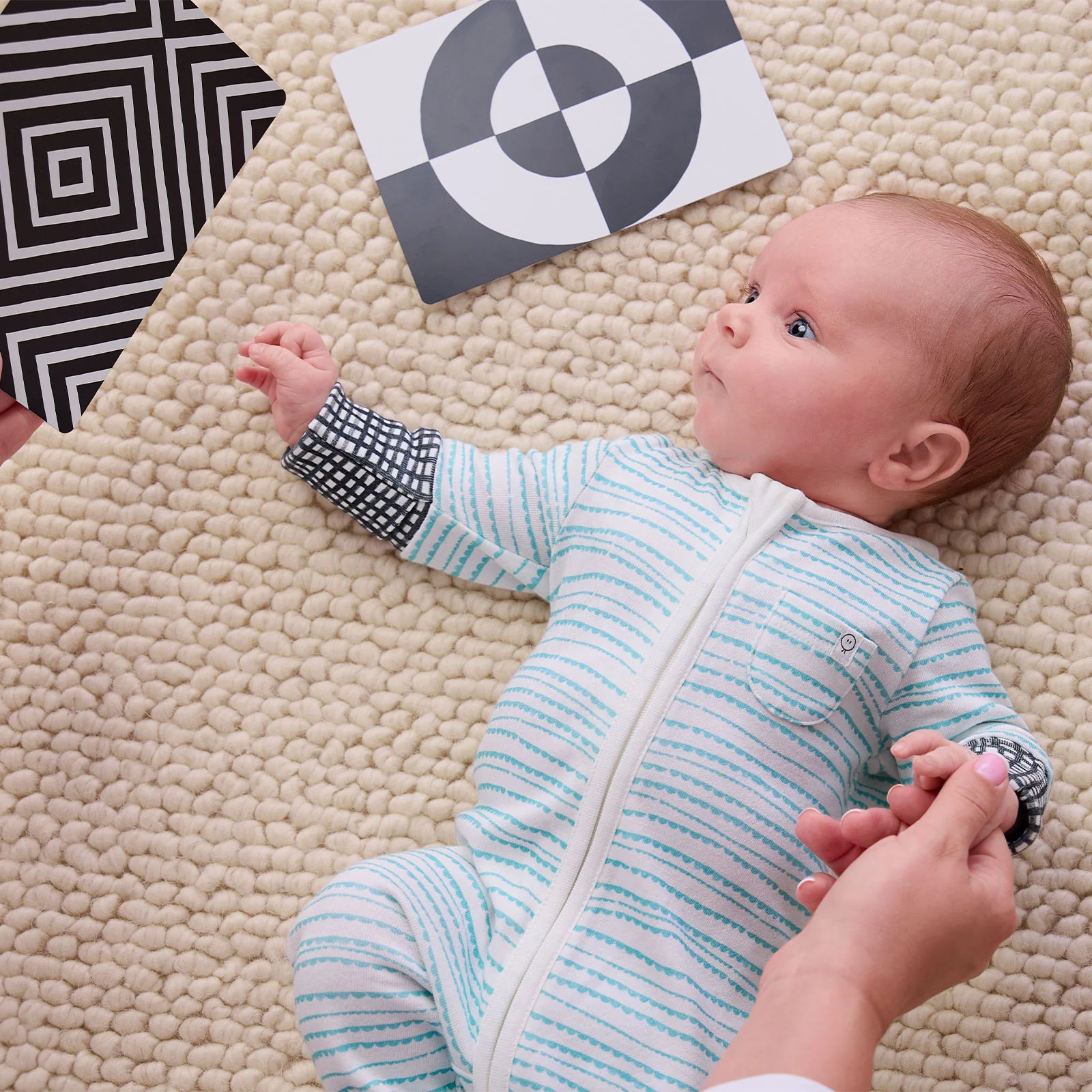 MORI x Lovevery Scallop Clever Zip Sleepsuit - Image 4