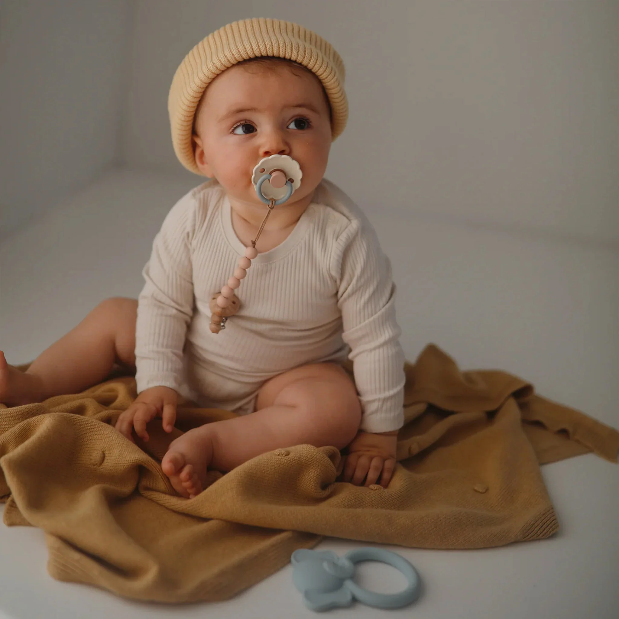 Mushie Eva Soother Clip - Image 2