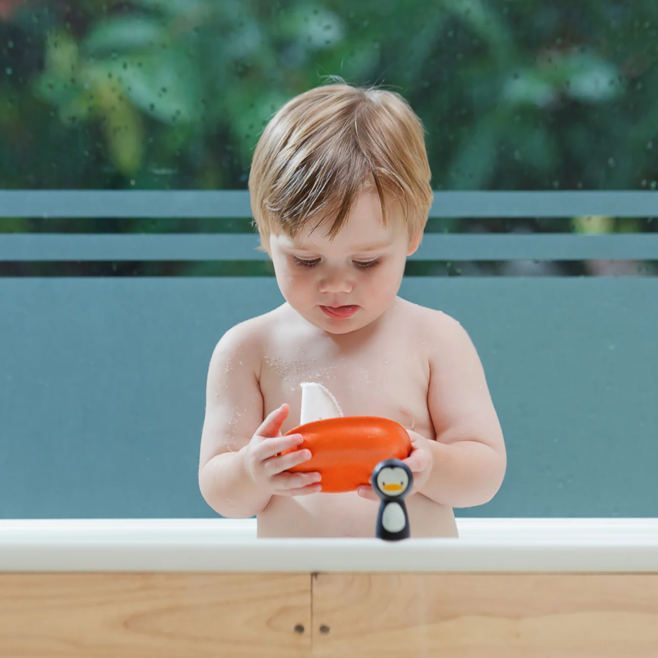 PlanToys Sailing Boat Penguin Bath Toy - Image 3