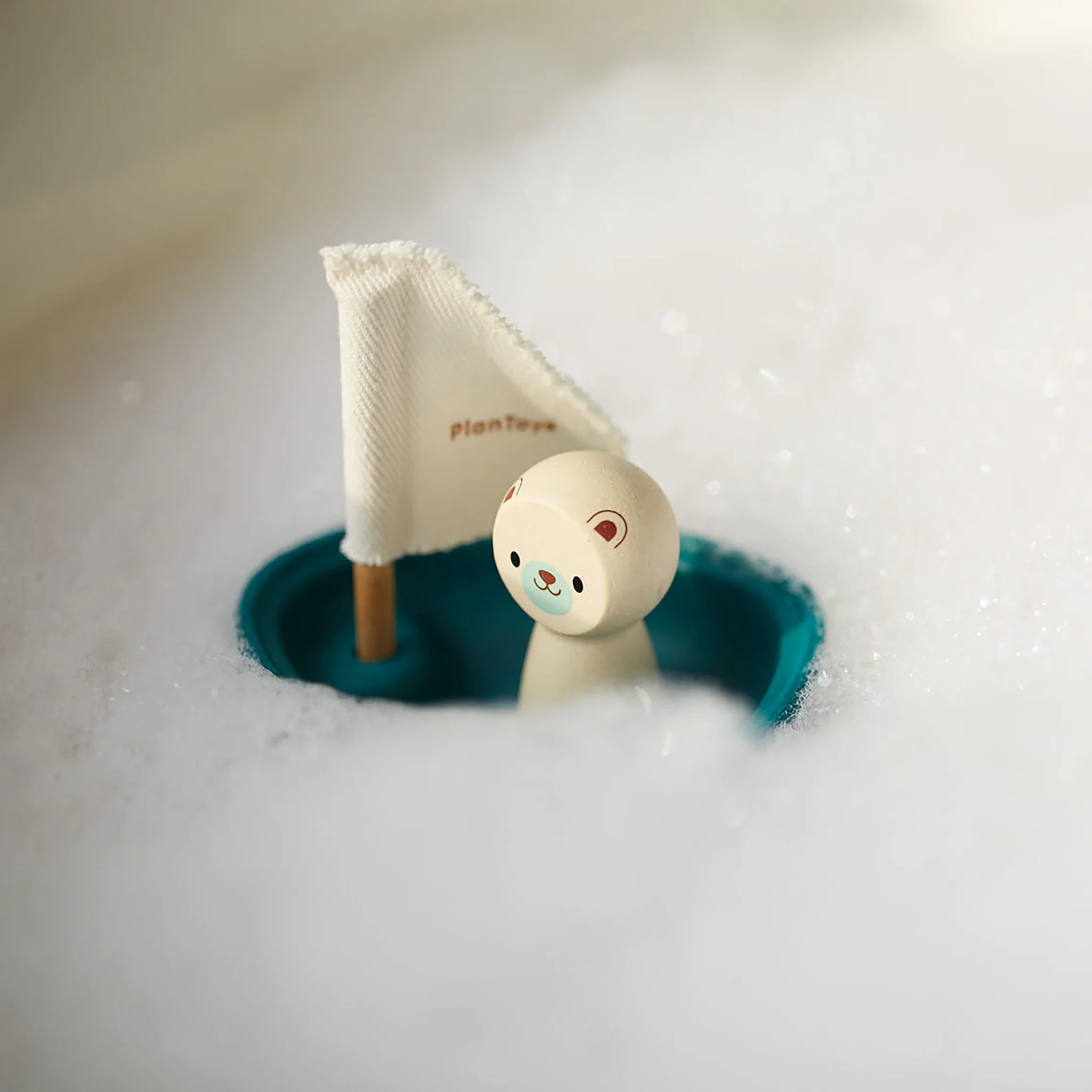 PlanToys Sailing Boat Polar Bear Bath Toy - Image 2
