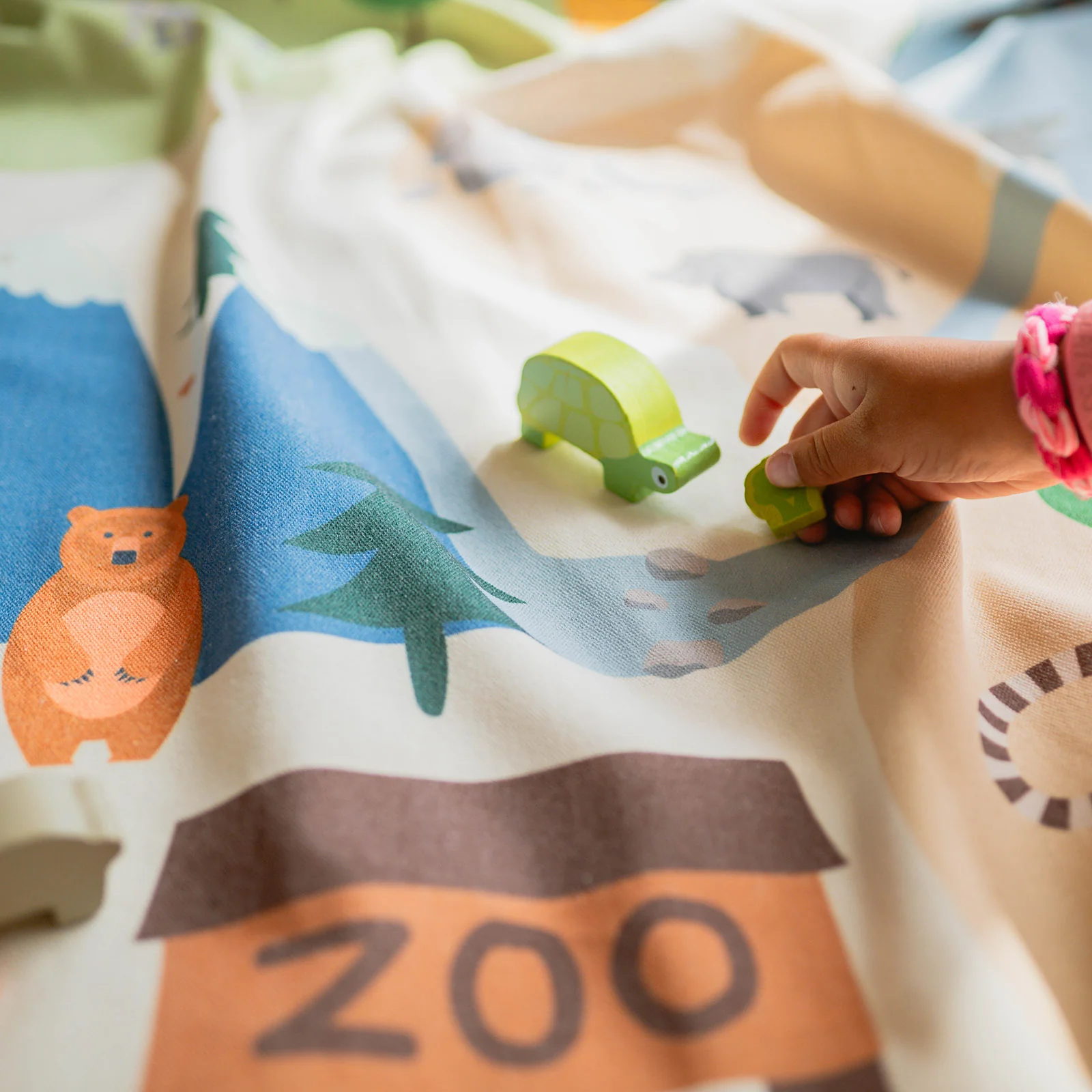 Play & Go Soo Playmat And Storage Basket - Zoo - Image 2