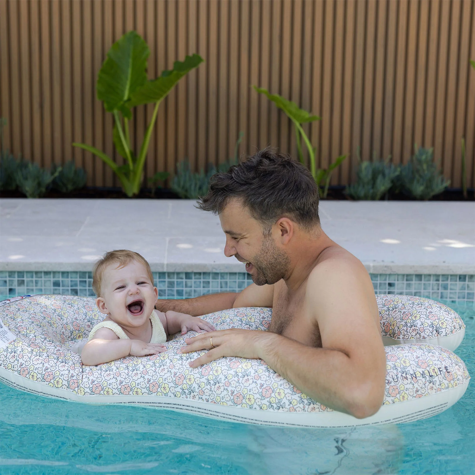 Sunnylife Float Together Baby Seat - Ditsy Floral