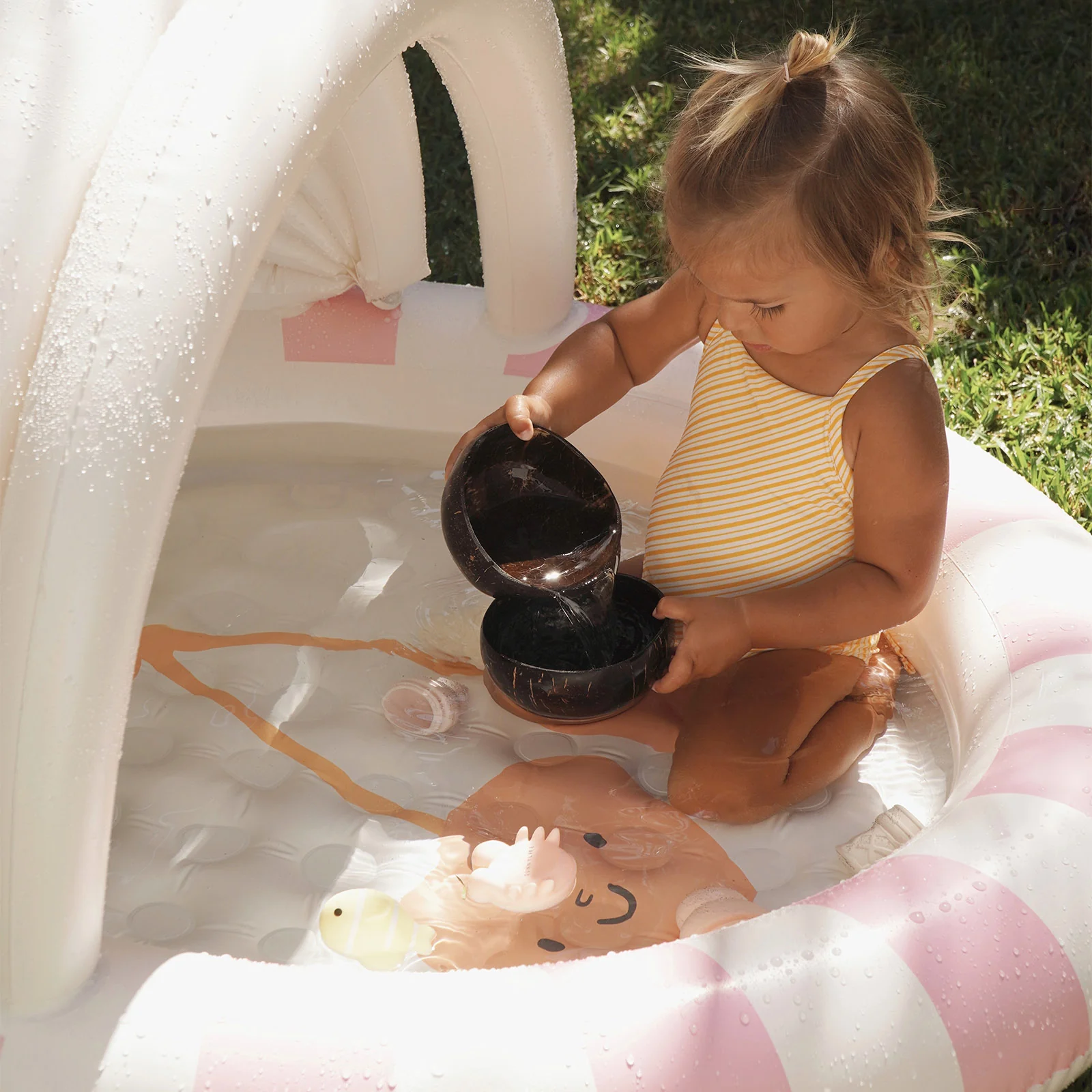 Sunnylife Kids Inflatable Paddling Pool - Cherry - Image 4