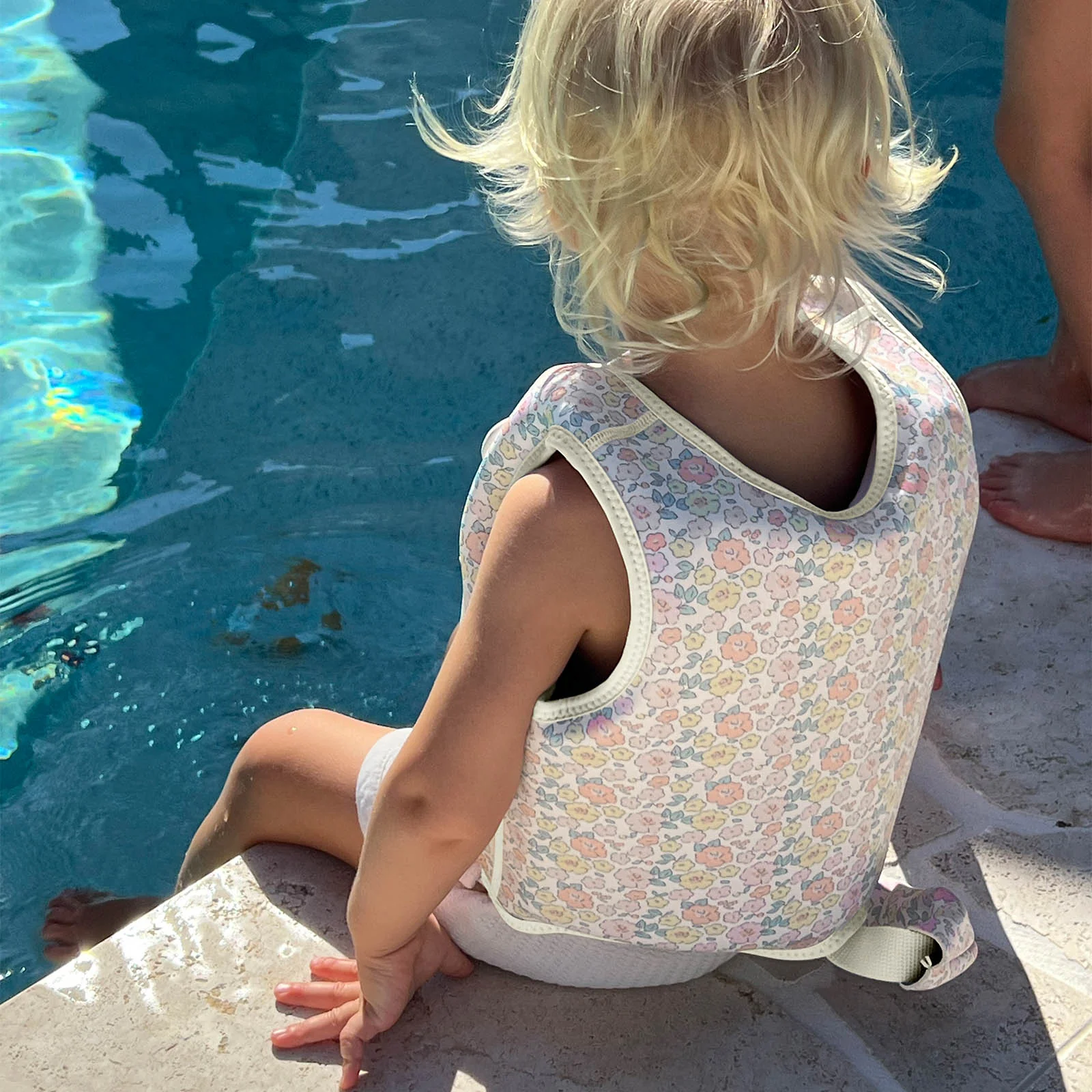 Sunnylife Kids Swim Vest - Ditsy Floral - Image 3