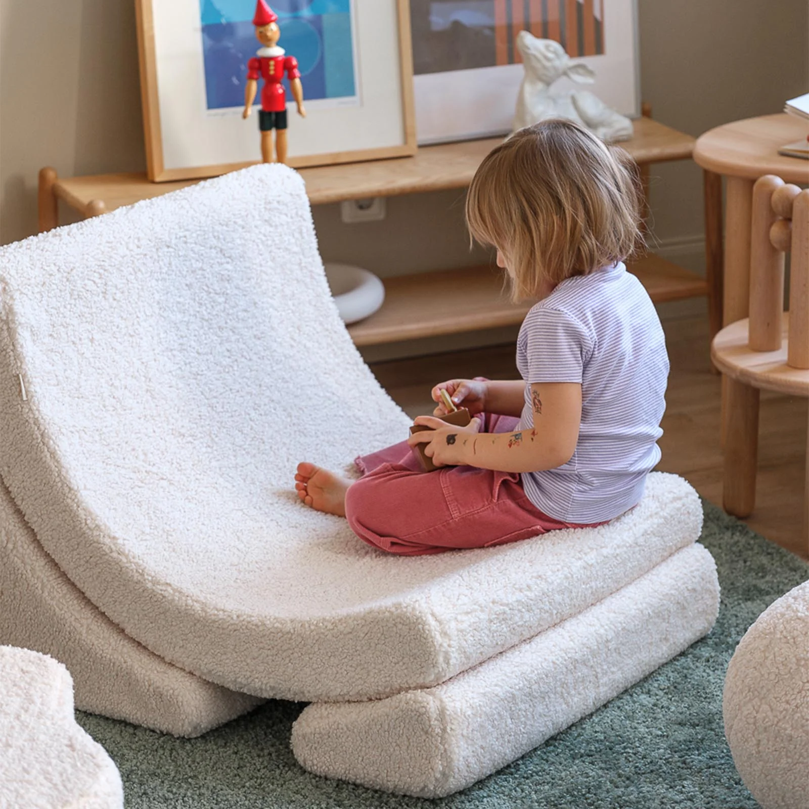 Wigiwama Cream White Moon Chair - Image 3
